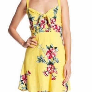 Socialite Floral V-neck A líne Dress